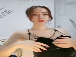Kiinalainen verkkokameran houkutteleva lumoava milf masturboi kanssa lelut | xhamster