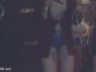 Jeny smith bottomless i den club&period; painted shorts looks som ekte &lpar;hidden cam&rpar;