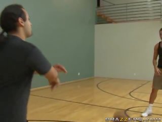 Capri cavanni 性交 在 籃球 法庭 mov
